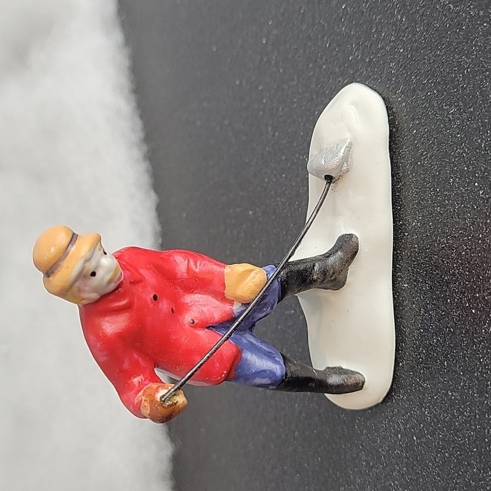 Vintage Lemax Dickensvale Porcelain Guy Shoveling Snow Collectible
